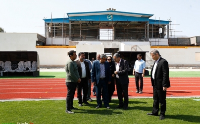 بازدید رئیس کمیسیون اقتصادی مجلس شورای اسلامی از روند پیشرفت زمین فوتبال کیش